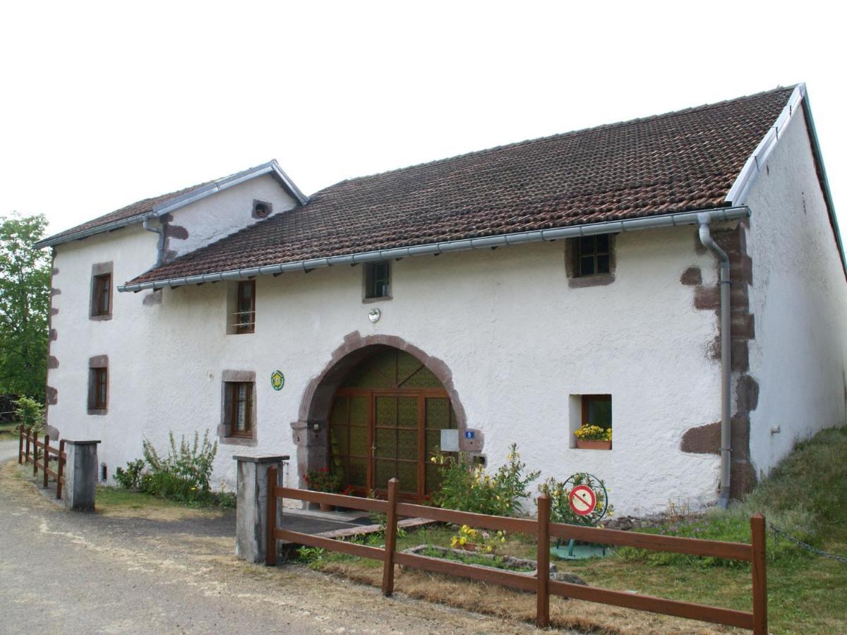 Spacious Holiday Home Near The Forest Esmoulieres Стая снимка